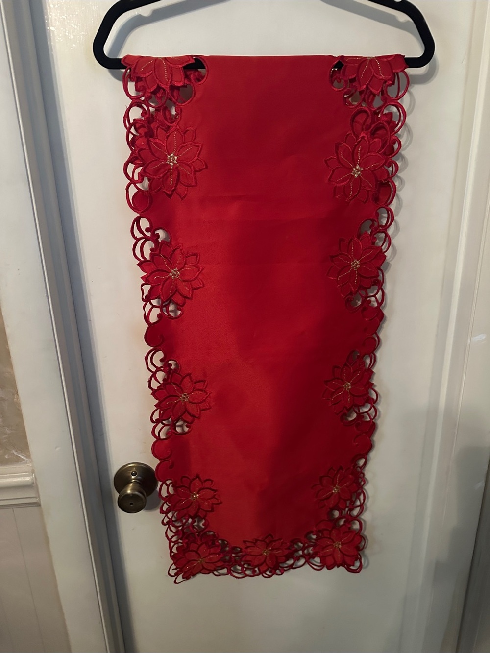 Holiday Red Floral Cutwork Table Runner NWOT